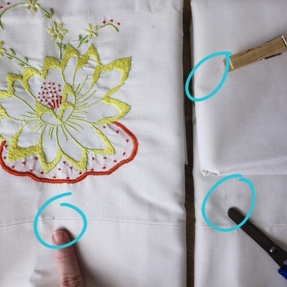 𝅺Pair Vintage Wabasso Embroidered Pillowcases - Picture 9 of 13